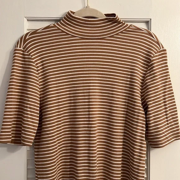 Loft Tan and White Mock Neck stop - Picture 2 of 3